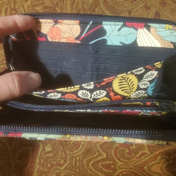Vera Bradley Happy Snails Accordian Zip Around Wallet. - Picture 5 of 16